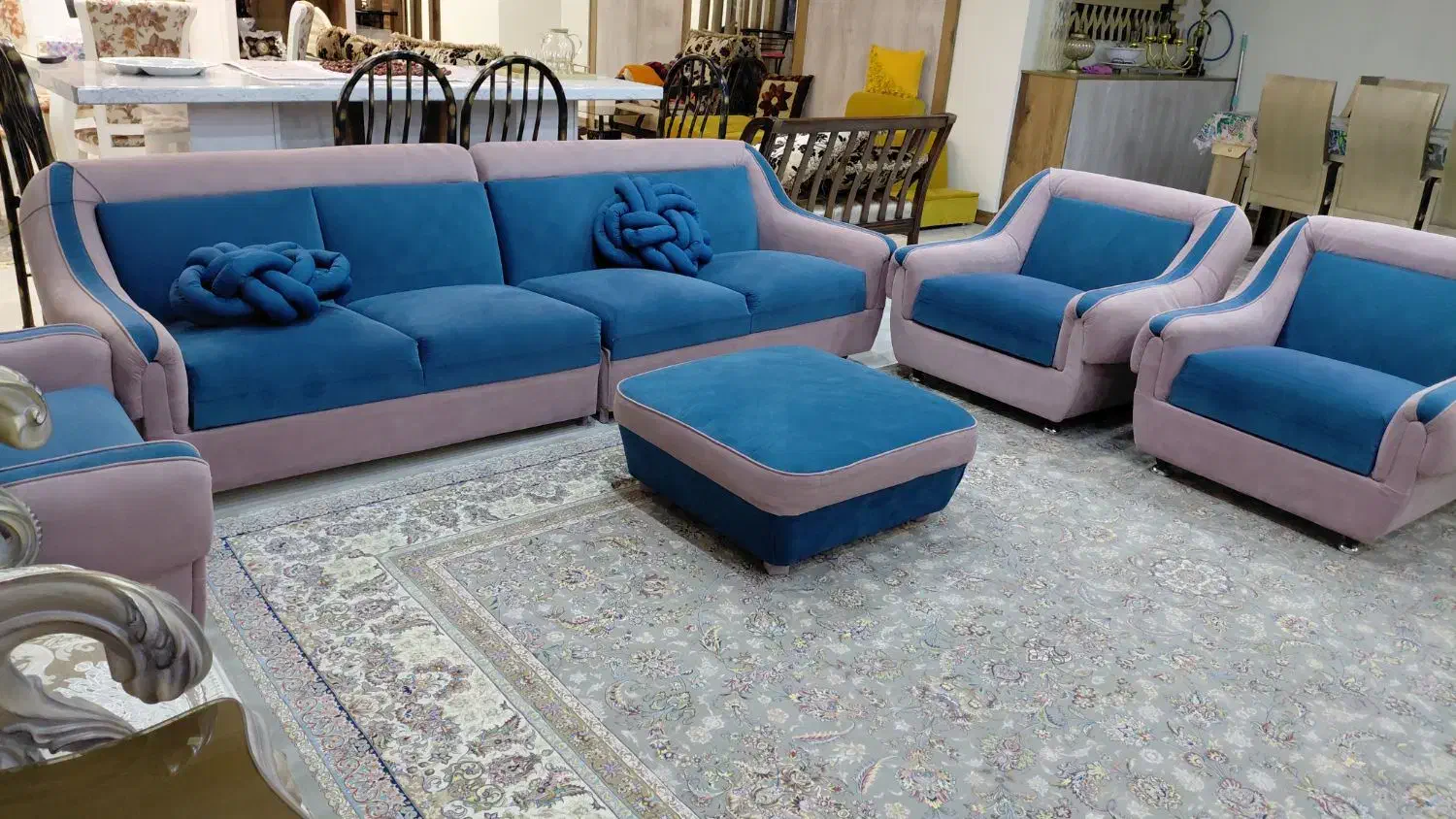 مبل راحتی ۷نفره با جلومبلی|مبلمان خانگی و میز عسلی|تبریز, |دیوار