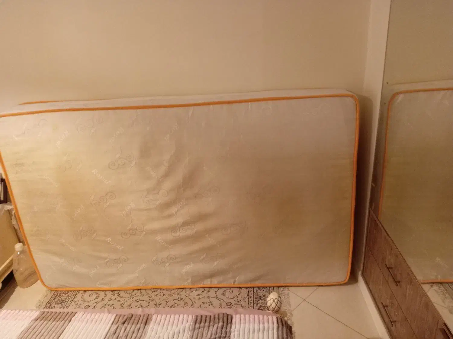 خوشخواب نوجوان|تشک تختخواب|تهران, باغ فیض|دیوار