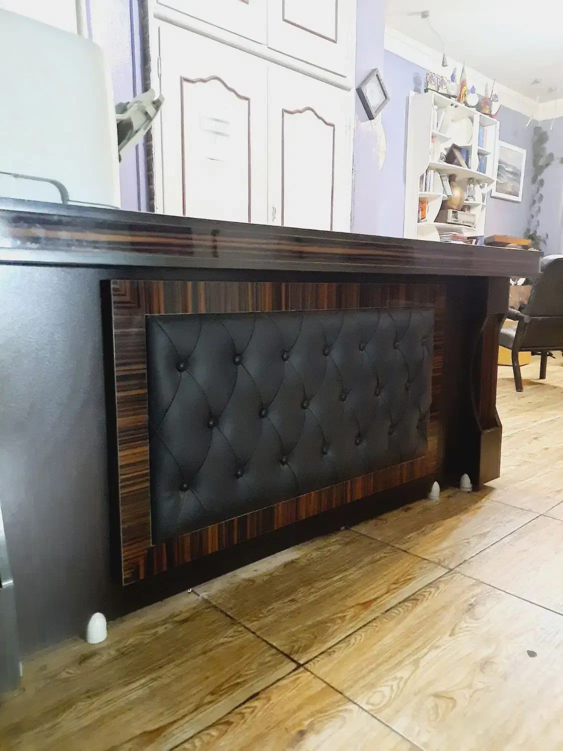 ست کاملِ میز و صندلی حرفهای|دفتر کار|رشت, گلسار|دیوار