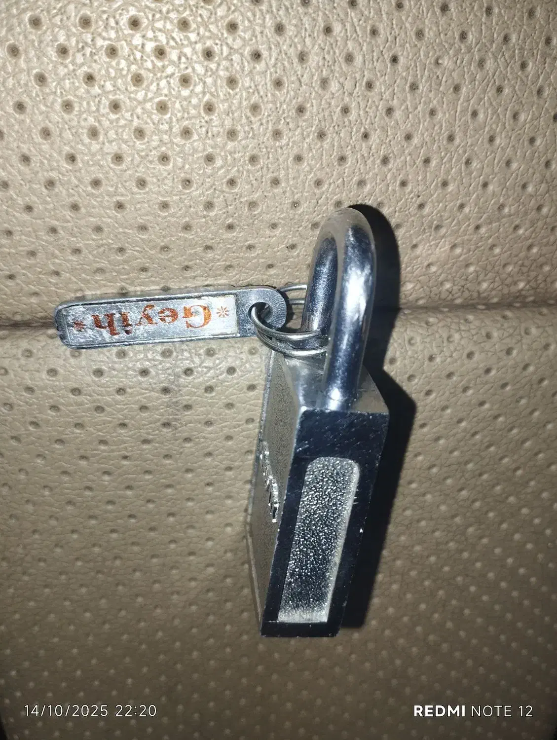 قفل مغناطیسی خاص|کلکسیون اشیاء عتیقه|فیروزآباد (فارس), |دیوار