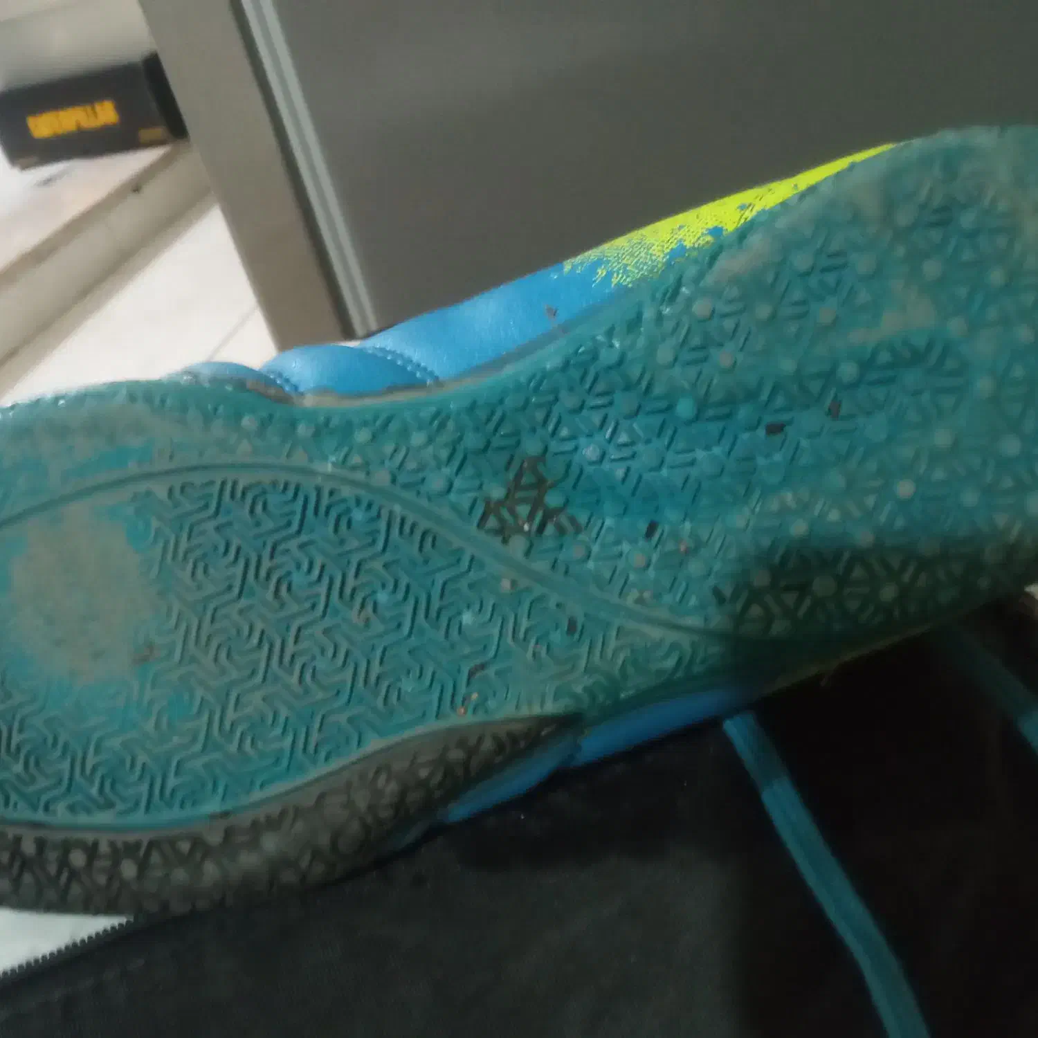 کفش فوتبال چمن|کیف، کفش، کمربند|هشتگرد, شهرک مهستان ۲|دیوار