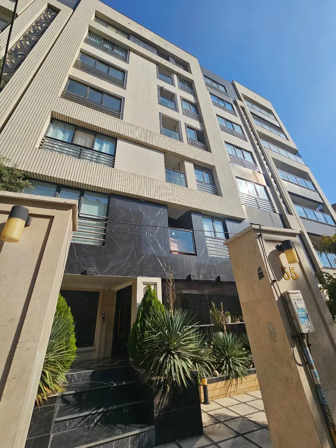 سرایدار آپارتمان|استخدام سرایداری و نظافت|تهران, مهران|دیوار