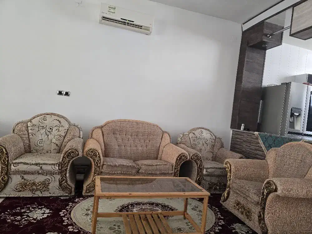 فروش مبل با گل میز کامل  فقط قیمت یک عدد صندلی|مبلمان خانگی و میز عسلی|شیراز, دانشگاه شیراز|دیوار