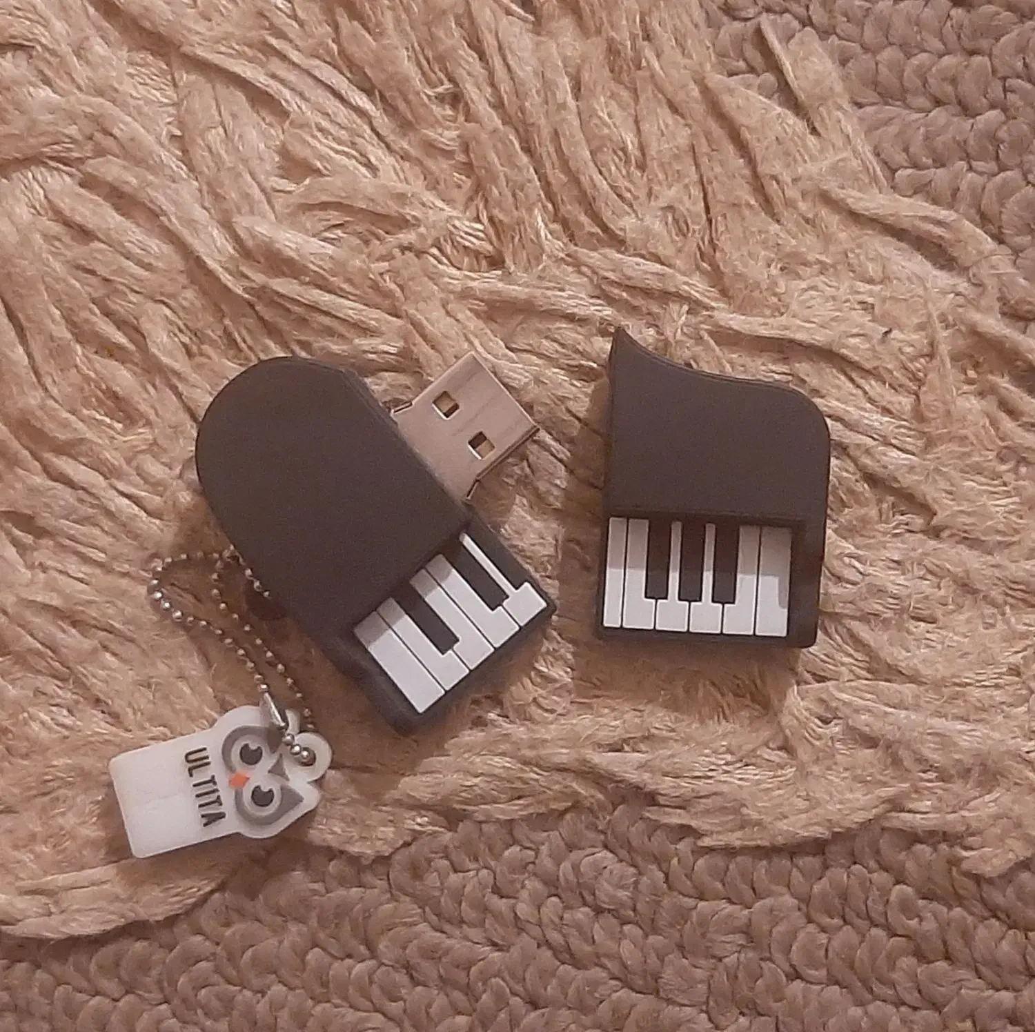 فلش|قطعات و لوازم جانبی رایانه|اراک, |دیوار