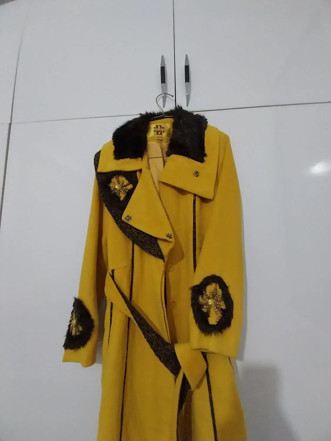 پالتو خارجی کاملا تمیز و نو|لباس|پردیس, فاز ۴|دیوار