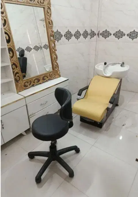 لوازم آرایشگاه|آرایشگاه و سالن‌های زیبایی|گنبد کاووس, |دیوار