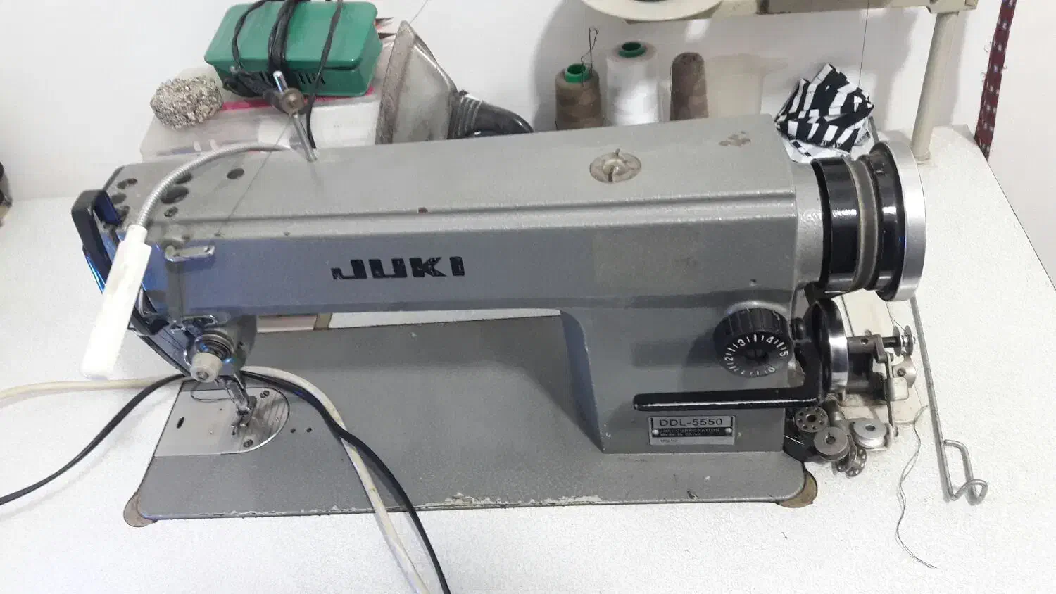 چرخ خیاطی و زیگزال سه نخ مارک سایروس|چرخ خیاطی و ریسندگی|صباشهر, |دیوار