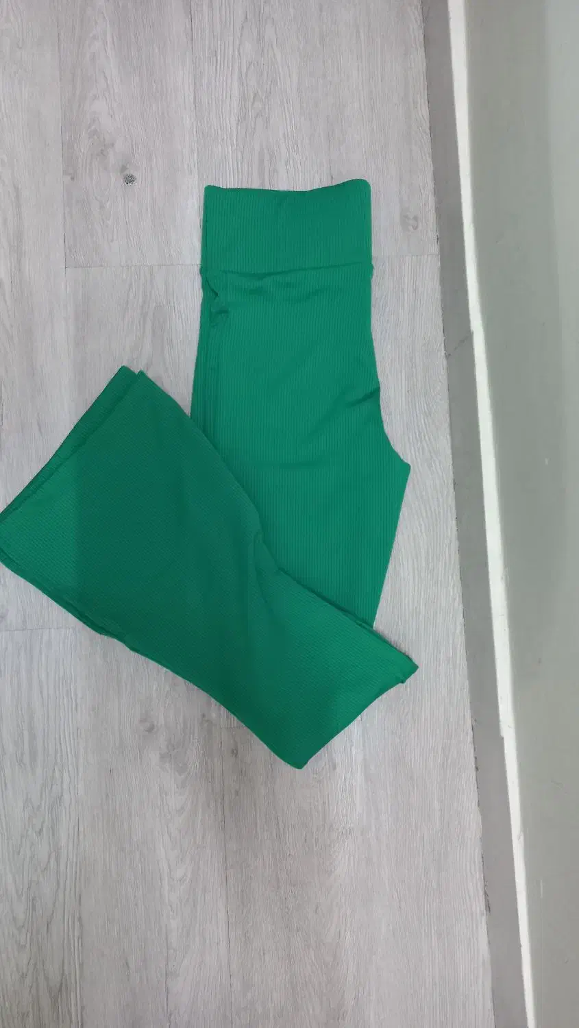 تعدادی شلوار|لباس|زنجان, |دیوار