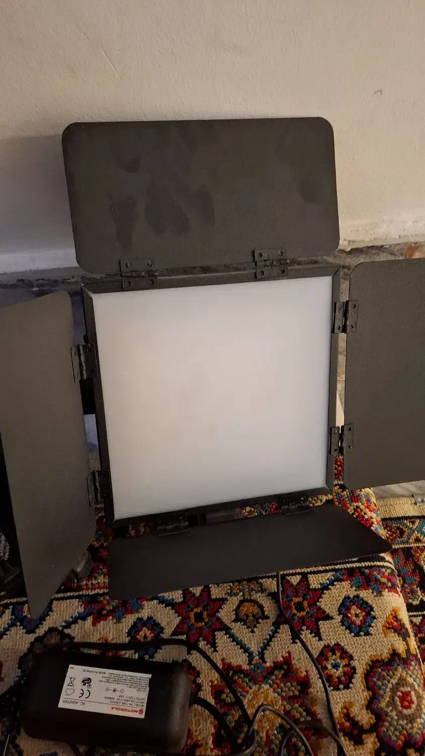 نور فلات مربعی حراج واقعی|دوربین عکاسی و فیلم‌برداری|مشهد, سعد آباد|دیوار