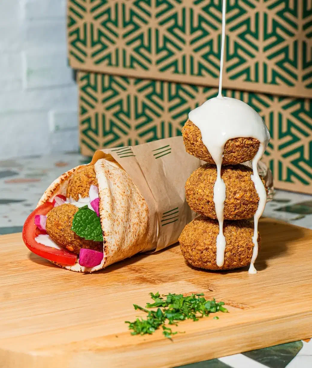 ساندویچی|استخدام خدمات فروشگاه و رستوران|خوی, |دیوار