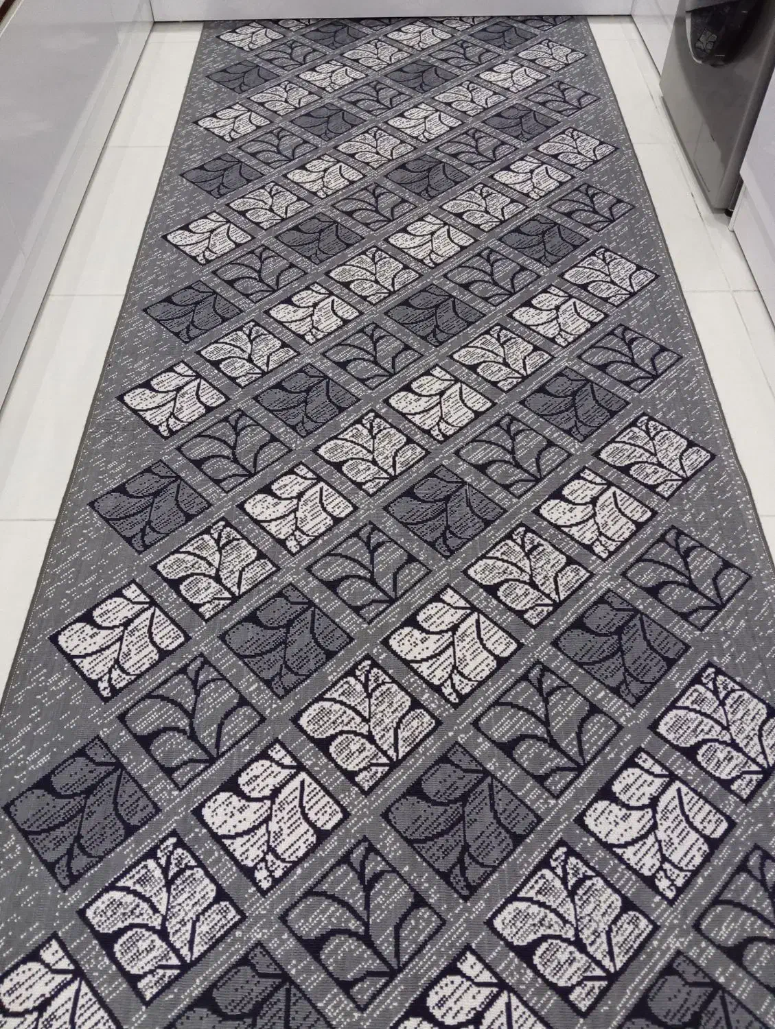 گلیم فرش ماشینی در چند سایز مختلف رنگ طوسی|گلیم، جاجیم، گبه|گلستان (تهران), |دیوار