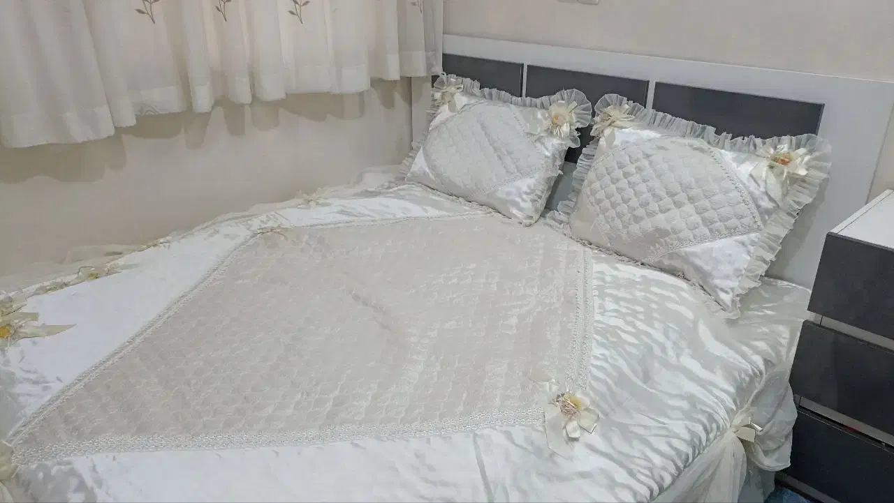 جهیزیه عروس|رختخواب، بالش، پتو|مشهد, صیاد شیرازی|دیوار