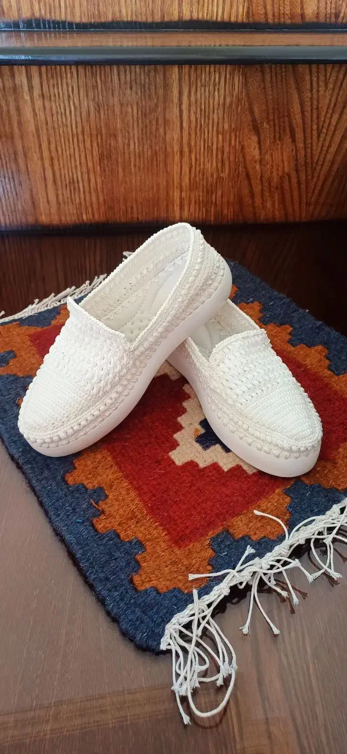 کفش|کیف، کفش، کمربند|شاهین‌شهر, نبوت|دیوار