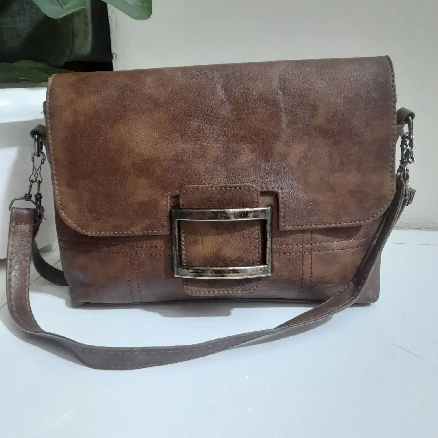 تعدادی کیف دوشی زنانه بفروش می رسد|کیف، کفش، کمربند|تهران, چهارصد دستگاه|دیوار