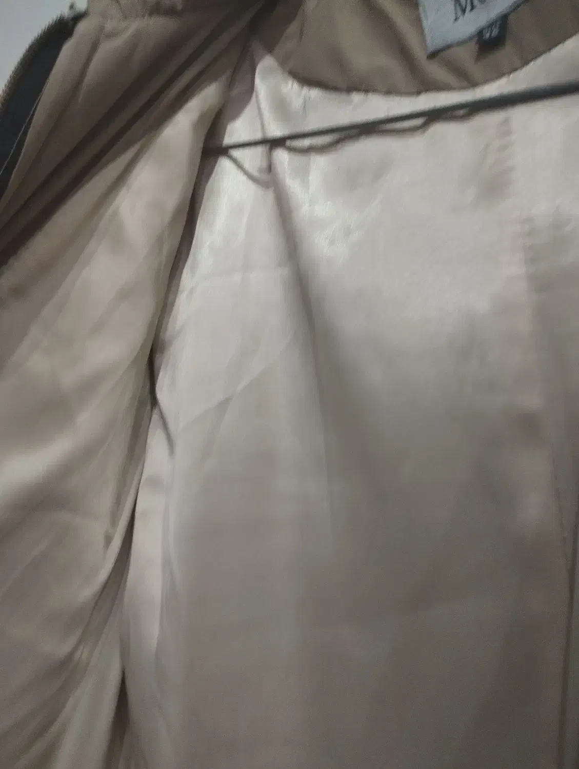 کاپشن|لباس|تبریز, |دیوار