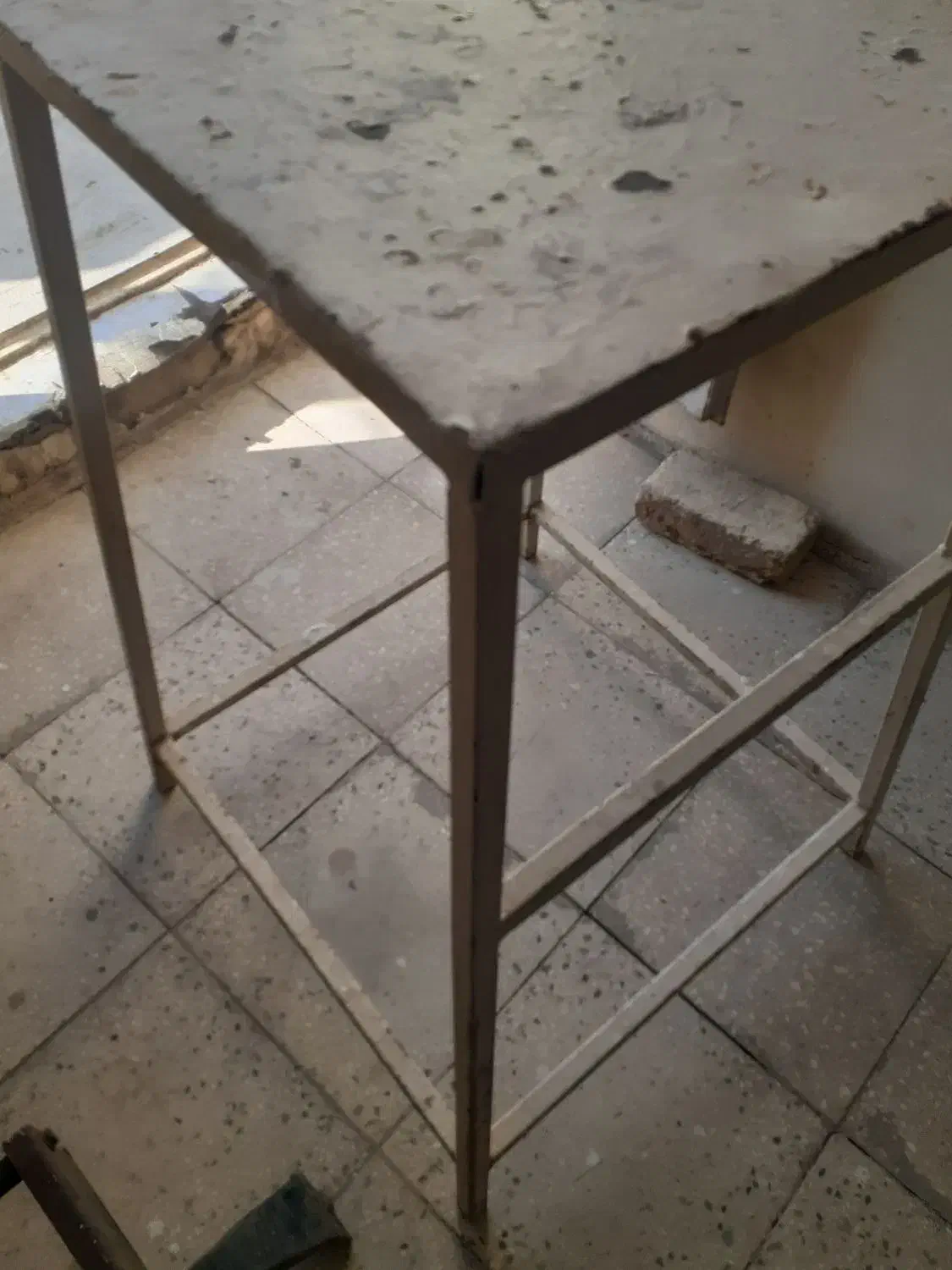 چهارپایه آهنی|صندلی و نیمکت|قزوین, |دیوار