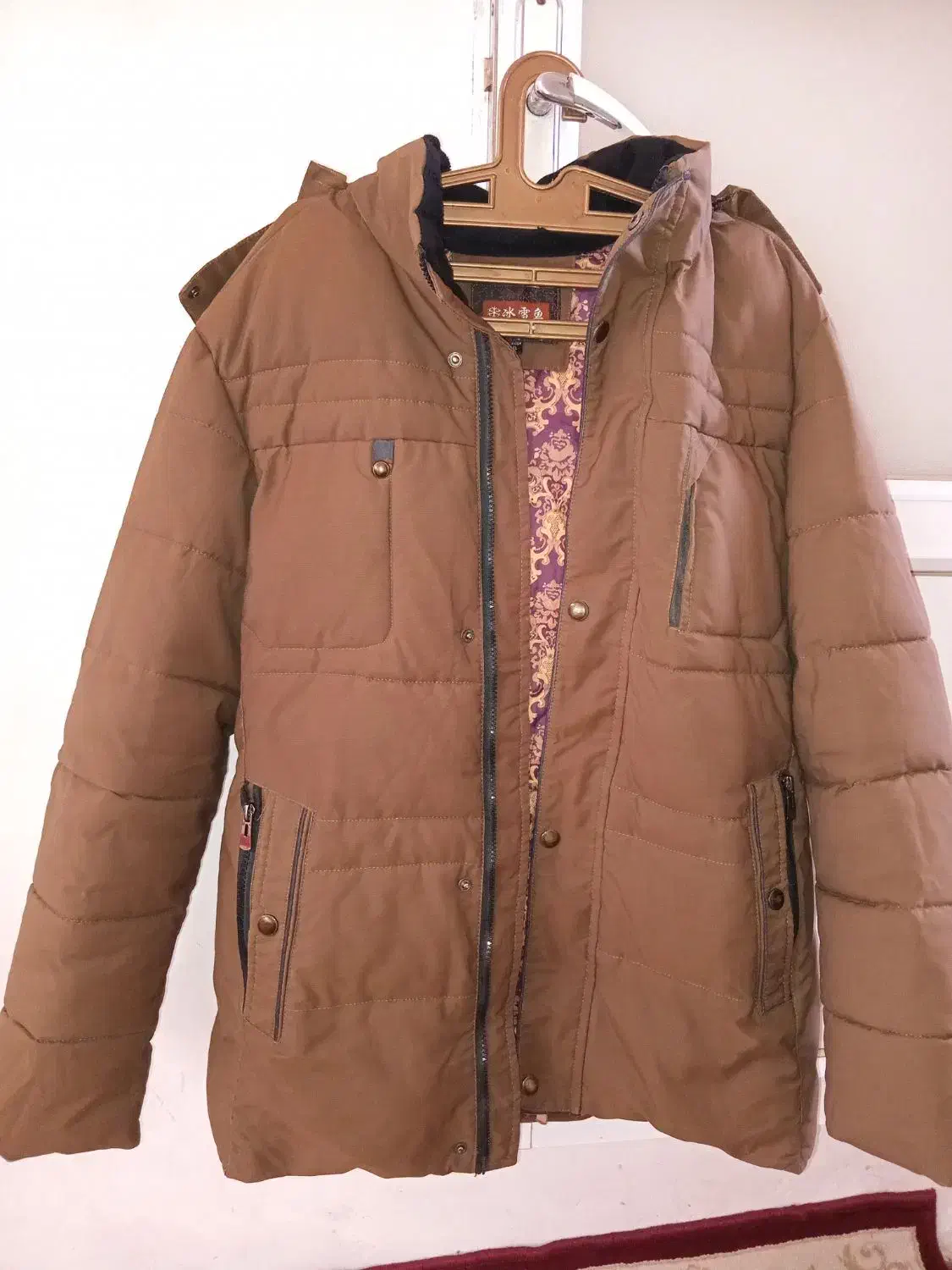 کاپشن|لباس|زنجان, |دیوار