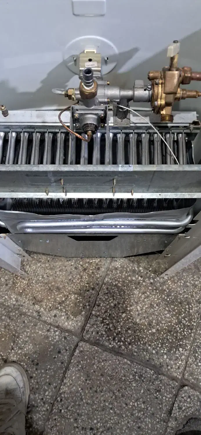 آبگرمکن بوتان۳۱۱۸|آبگرمکن، پکیج، شوفاژ|بروجرد, |دیوار