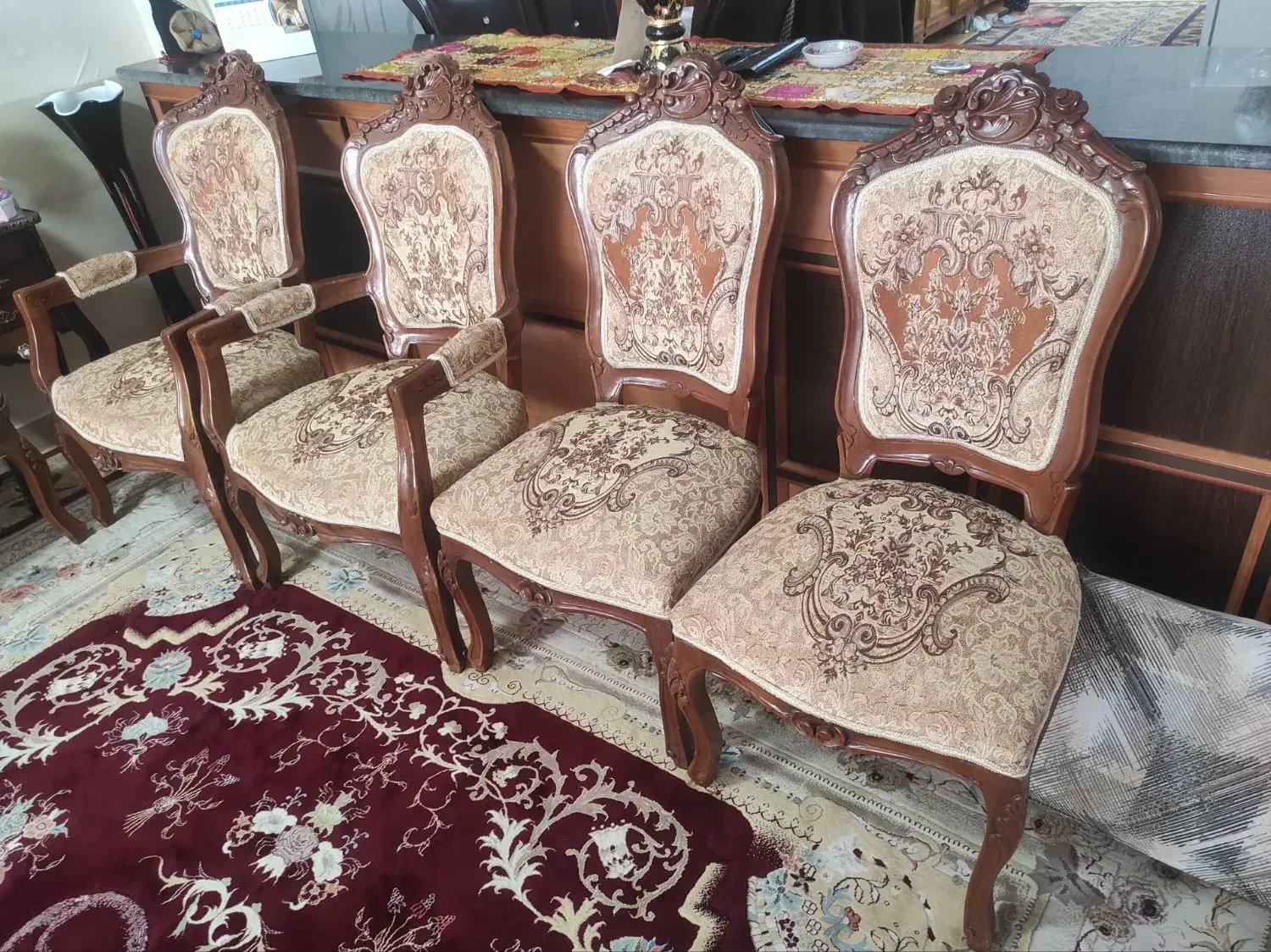 مبل|مبلمان خانگی و میز عسلی|صحنه, |دیوار