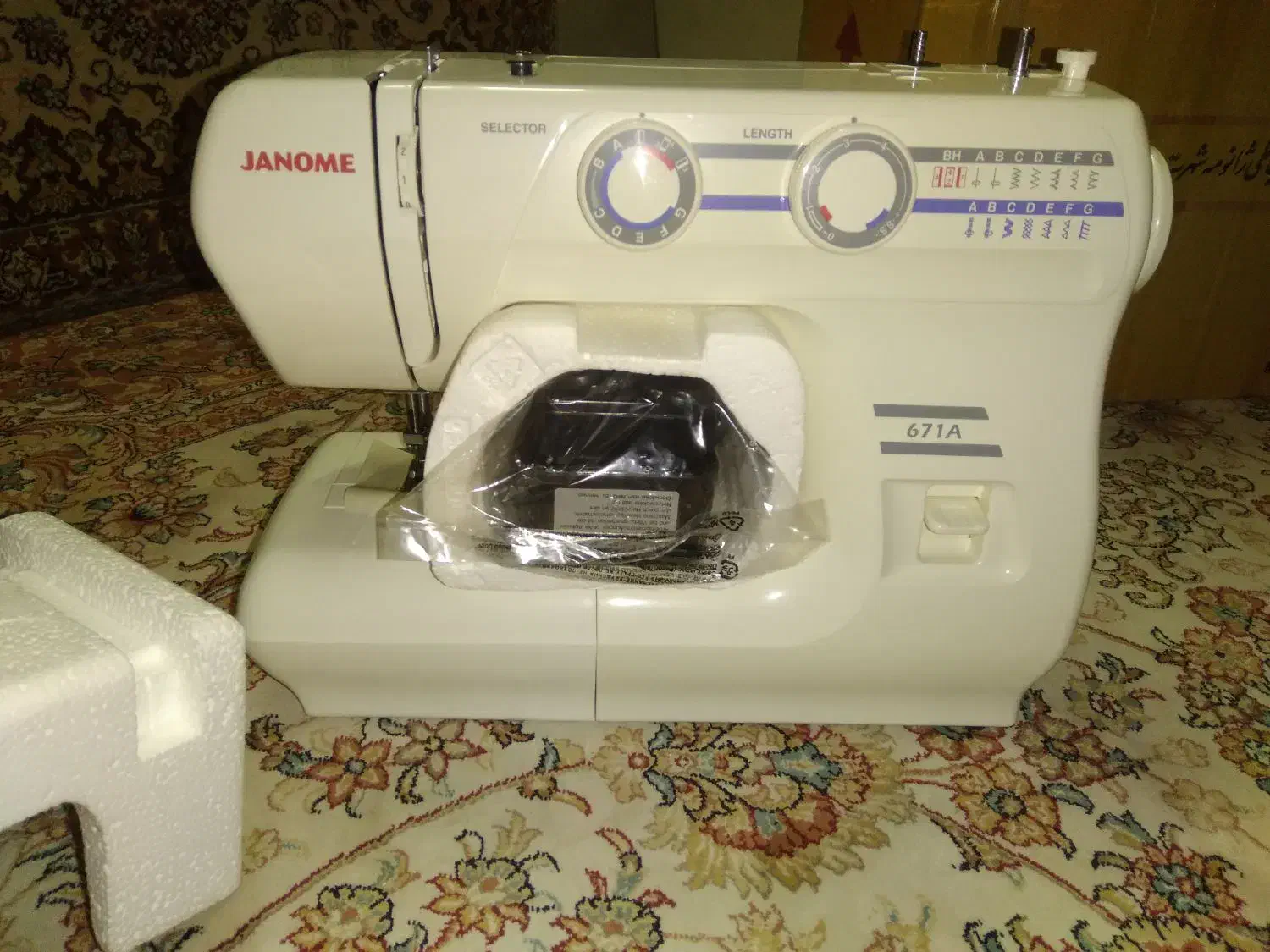 چرخ خیاطی گلدوزی ژانومه|لوازم خیاطی و بافتنی|کاشان, خزاق|دیوار