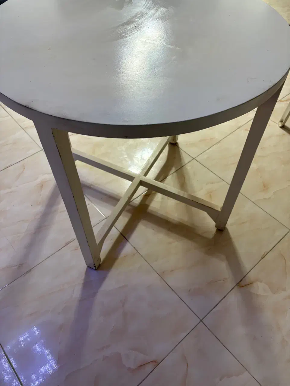 میزگرد کمجا سالم|میز و صندلی غذاخوری|رشت, کوی فرهنگیان|دیوار