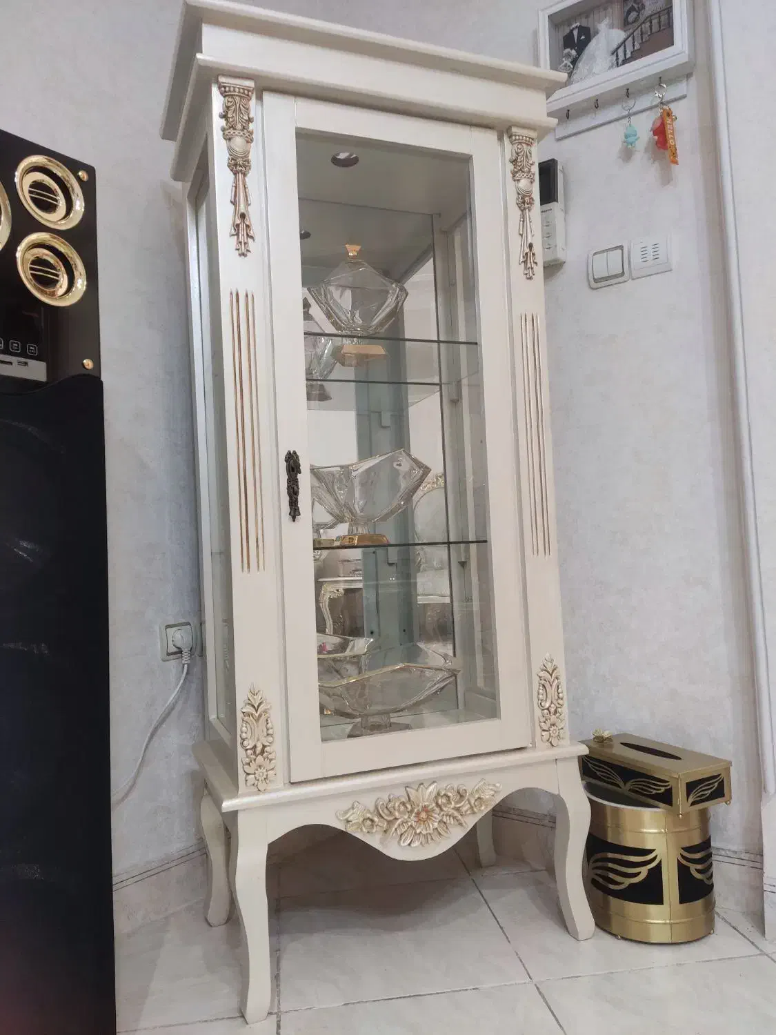 ویترین در حد نو|بوفه، ویترین، کنسول|مشکین‌دشت, |دیوار