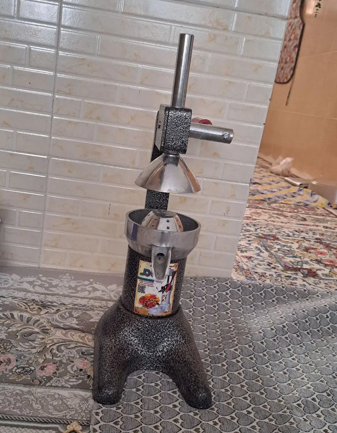 آب انار گیر|آبمیوه‌گیر و آب‌مرکبات‌گیر|کرمانشاه, |دیوار