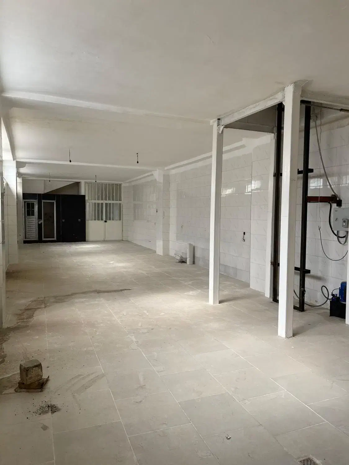 مغازه ۲۲ متری به همراه ۱۴۰ متر زیر زمین|فروش مغازه و غرفه|کرج, کمال‌شهر|دیوار