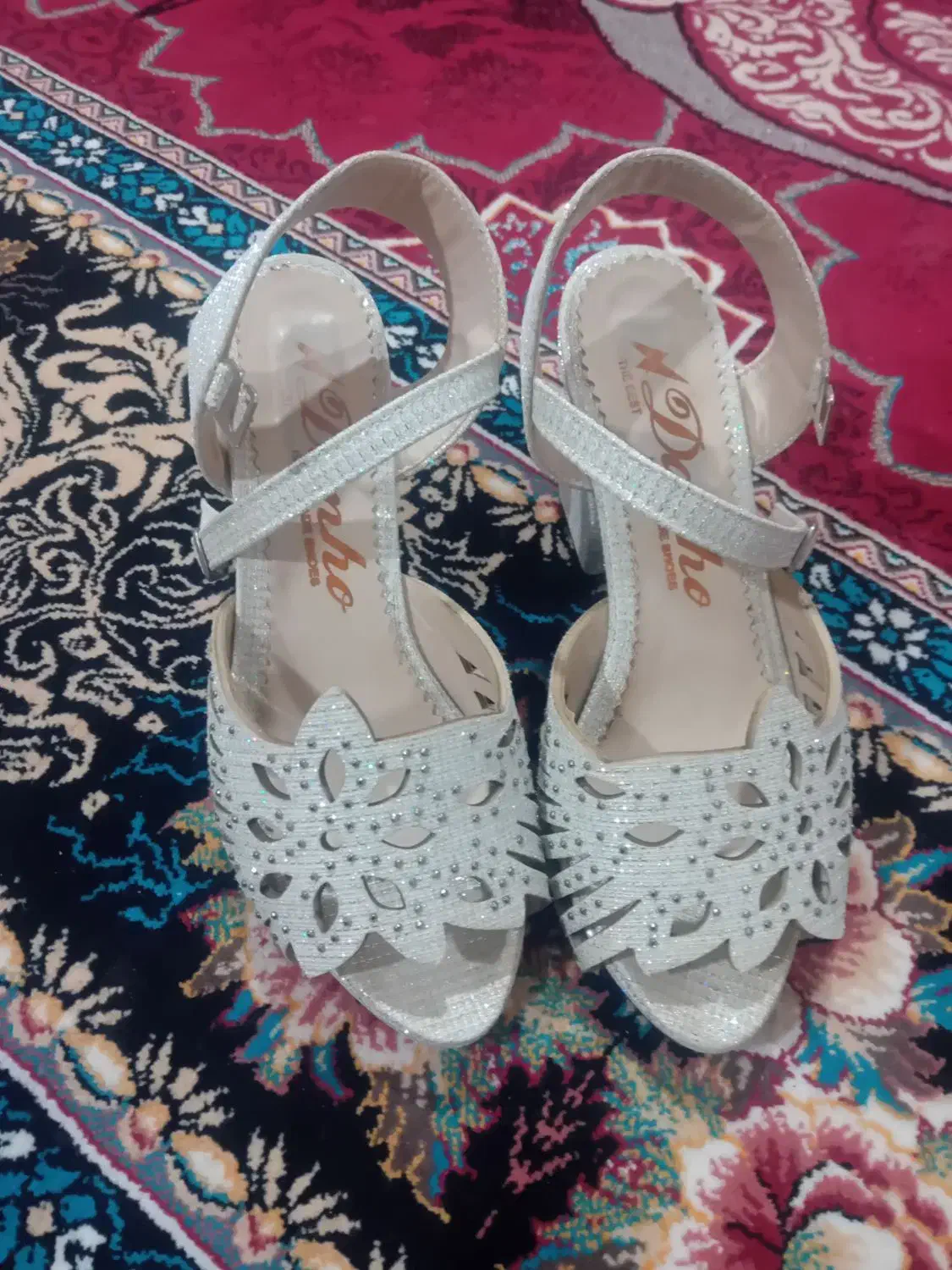 اسباب بازی کفش|اسباببازی|میانه, |دیوار