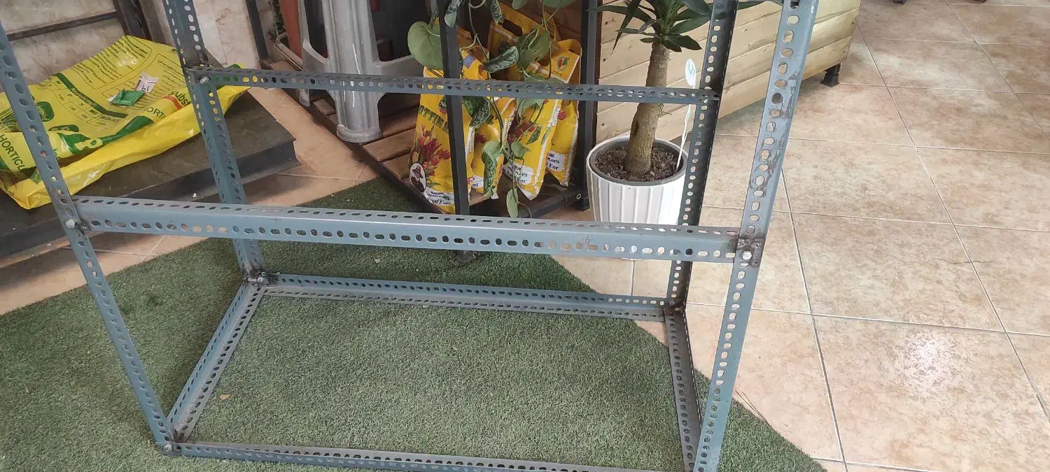 میزکار|میز تحریر و کامپیوتر|کرج, چهارصد دستگاه|دیوار