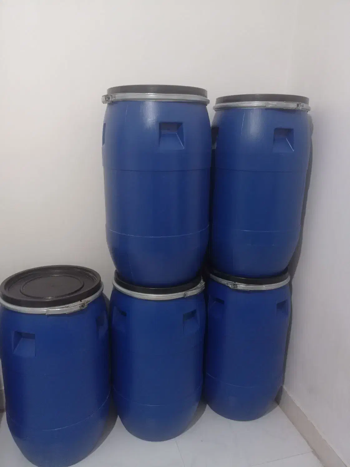 بشکه 100 لیتری کمربندار|ظروف نگهدارنده، پلاستیکی، یکبارمصرف|سبزوار, صالح آباد|دیوار