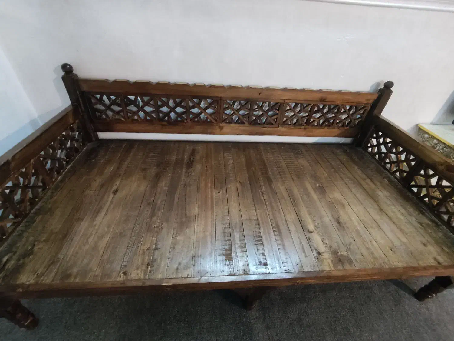 تخت شاه نشین بدون تشک وپشتی|مبلمان خانگی و میز عسلی|کرمانشاه, |دیوار