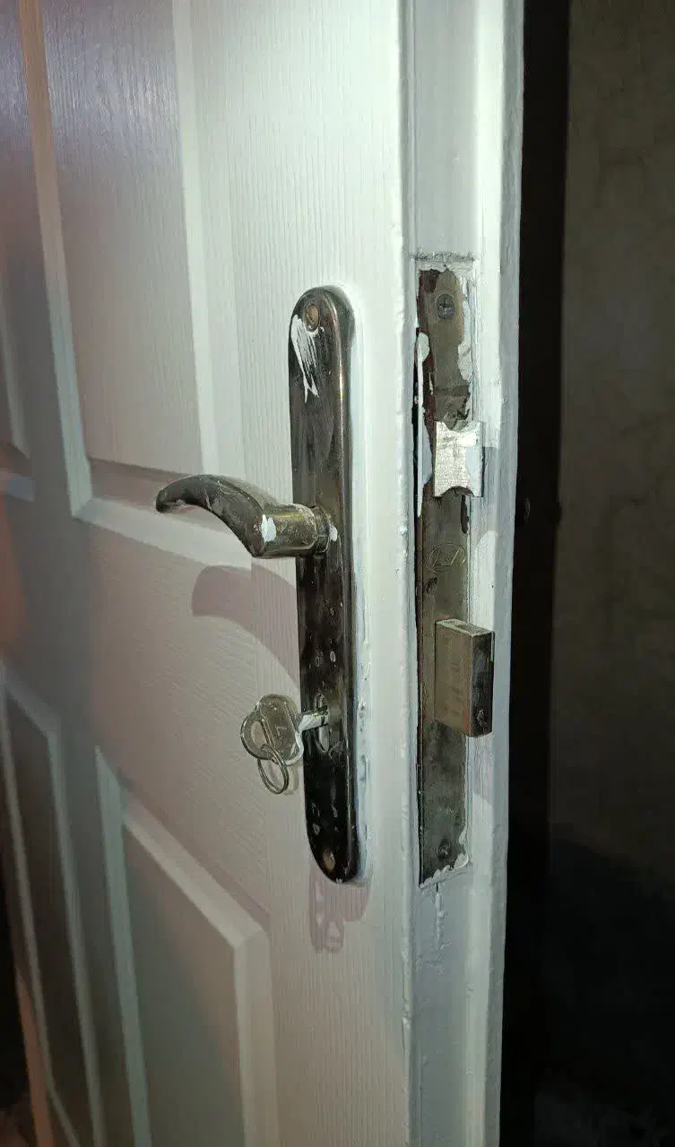 درب چوبی|مصالح و تجهیزات ساختمان|شیراز, مسلم|دیوار