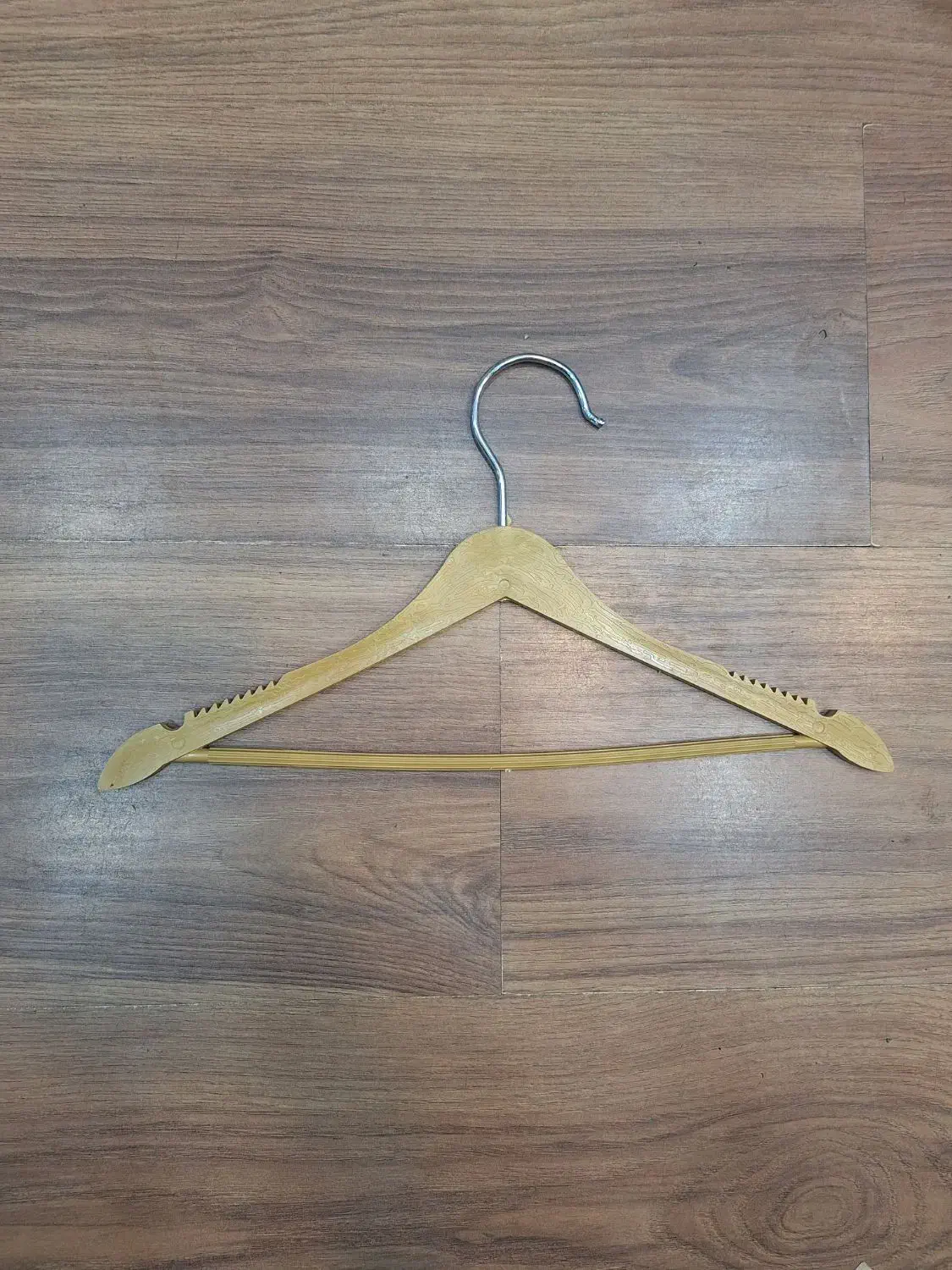 چوب لباسی بچگانه/ 990تا دونه موجوده|فروشگاه و مغازه|رشت, پاستوریزه|دیوار