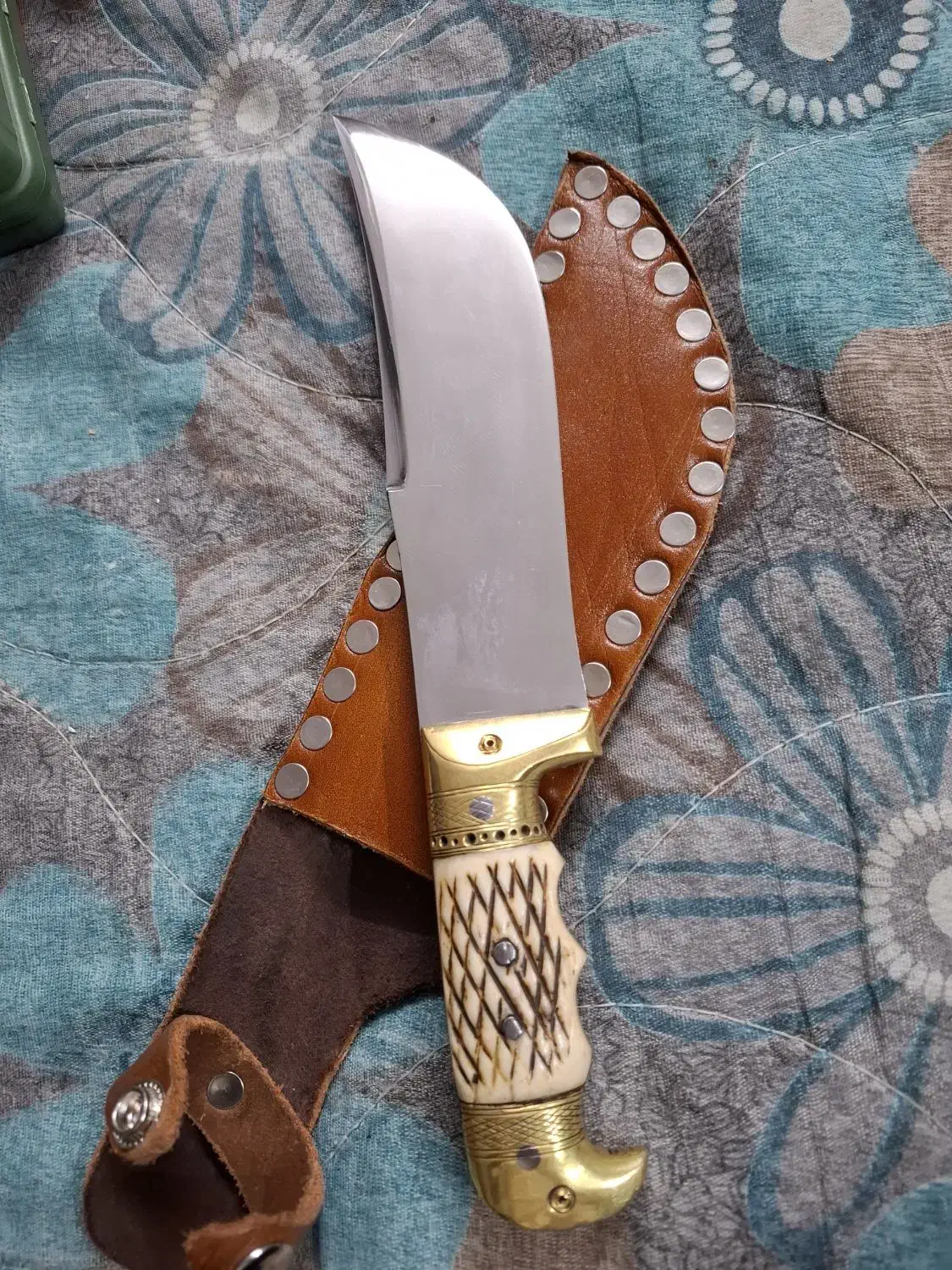 چاقو درجه یک|کلکسیون اشیاء عتیقه|گنبد کاووس, |دیوار