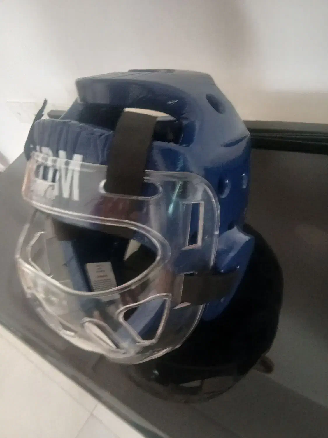 کلاه تکواندو|تجهیزات ورزشی|میانه, |دیوار