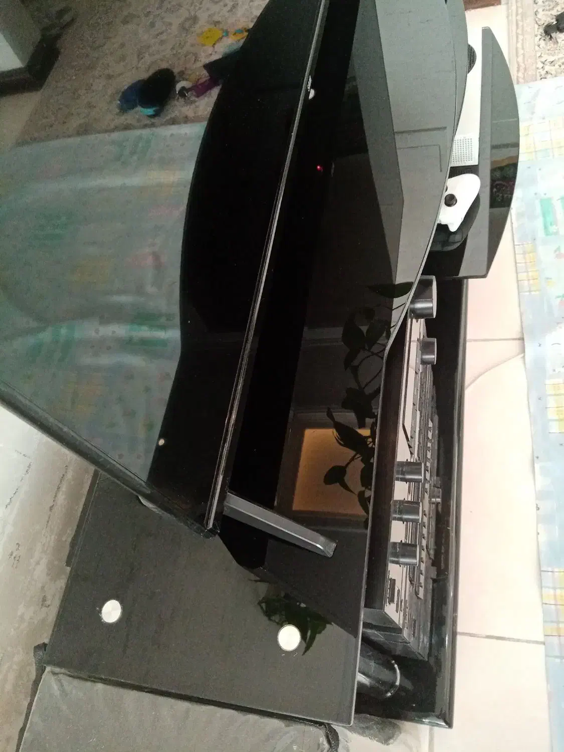 میز تلویزیون شیشه ای شیک|میز تلویزیون|قم, پردیسان|دیوار