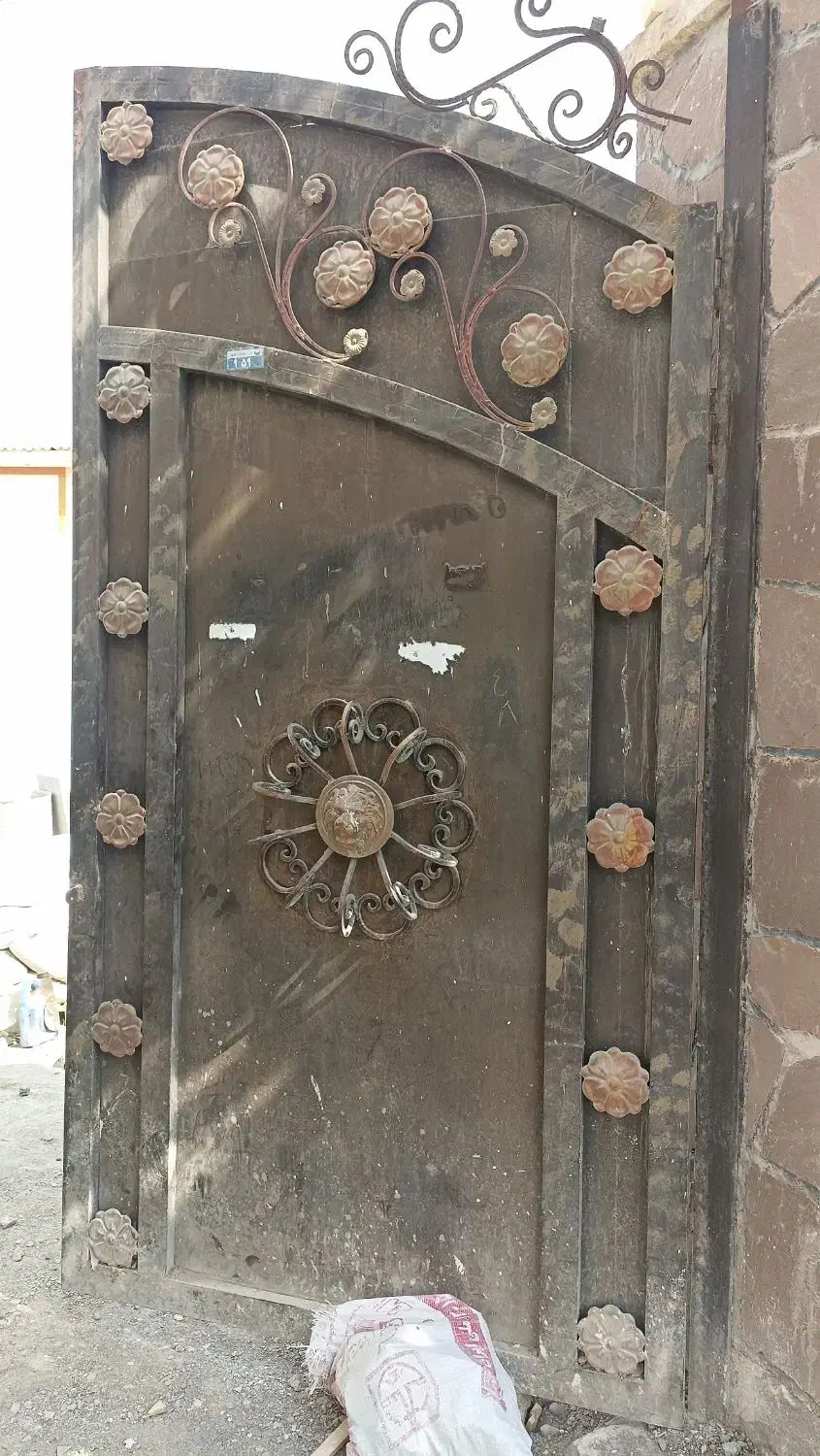 درب بزرگ باغ ویلا محکم و ورق سنگین فروشی.|مصالح و تجهیزات ساختمان|گلبهار, شهر جدید گلبهار|دیوار