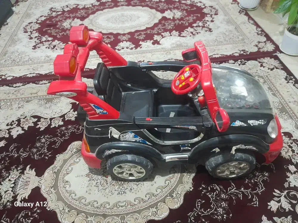 ماشین شارژی دو موتور است نیاز به تعمیر نداره|اسباببازی|تالش, هشتپر|دیوار