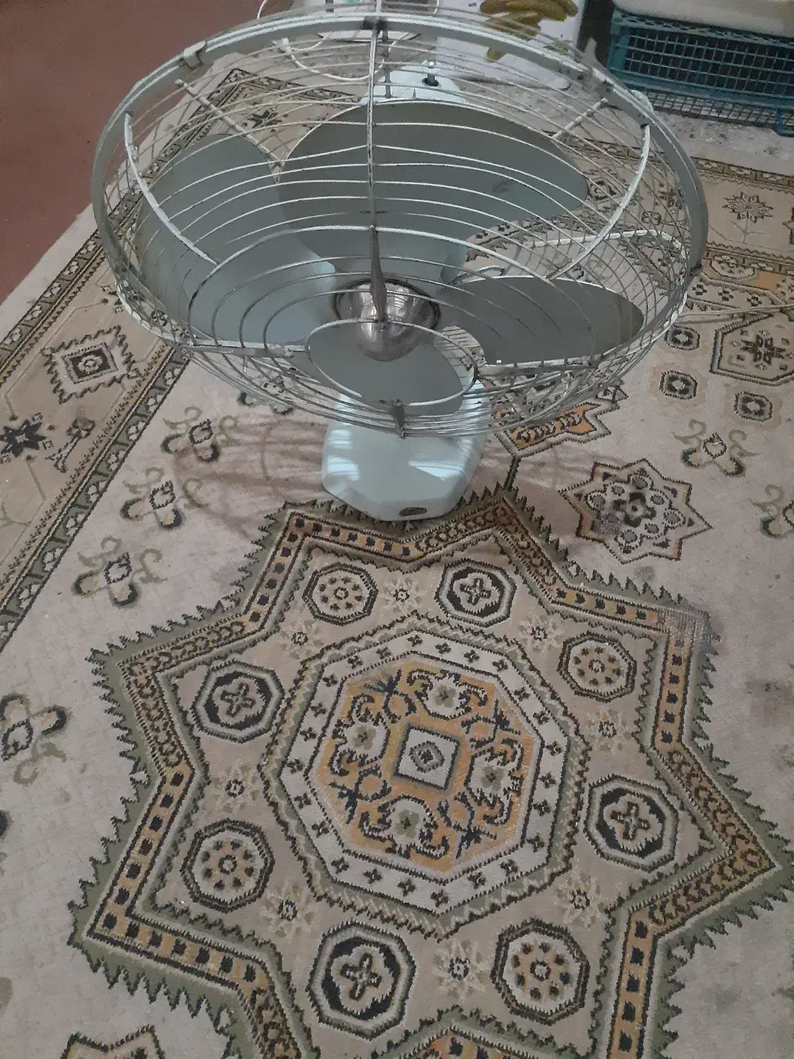 پنکه تمام فلزی خیلی قدیمی سالم|پنکه و تصفیه‌کنندهٔ هوا|آبدانان, |دیوار