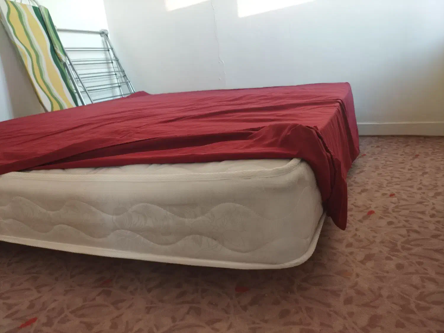 فروش تخت دو نفره با تشک در حد نو و دراور چوبی چوب|تخت و سرویس خواب|فردیس, فردیس|دیوار