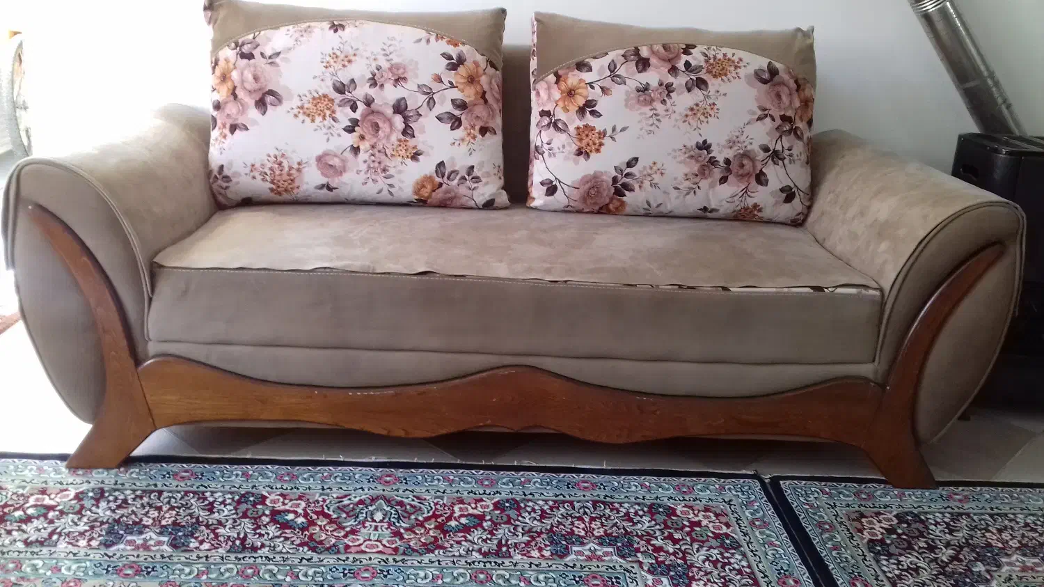 مبل ۶ نفره نیم ست|مبلمان خانگی و میز عسلی|کرمان, |دیوار