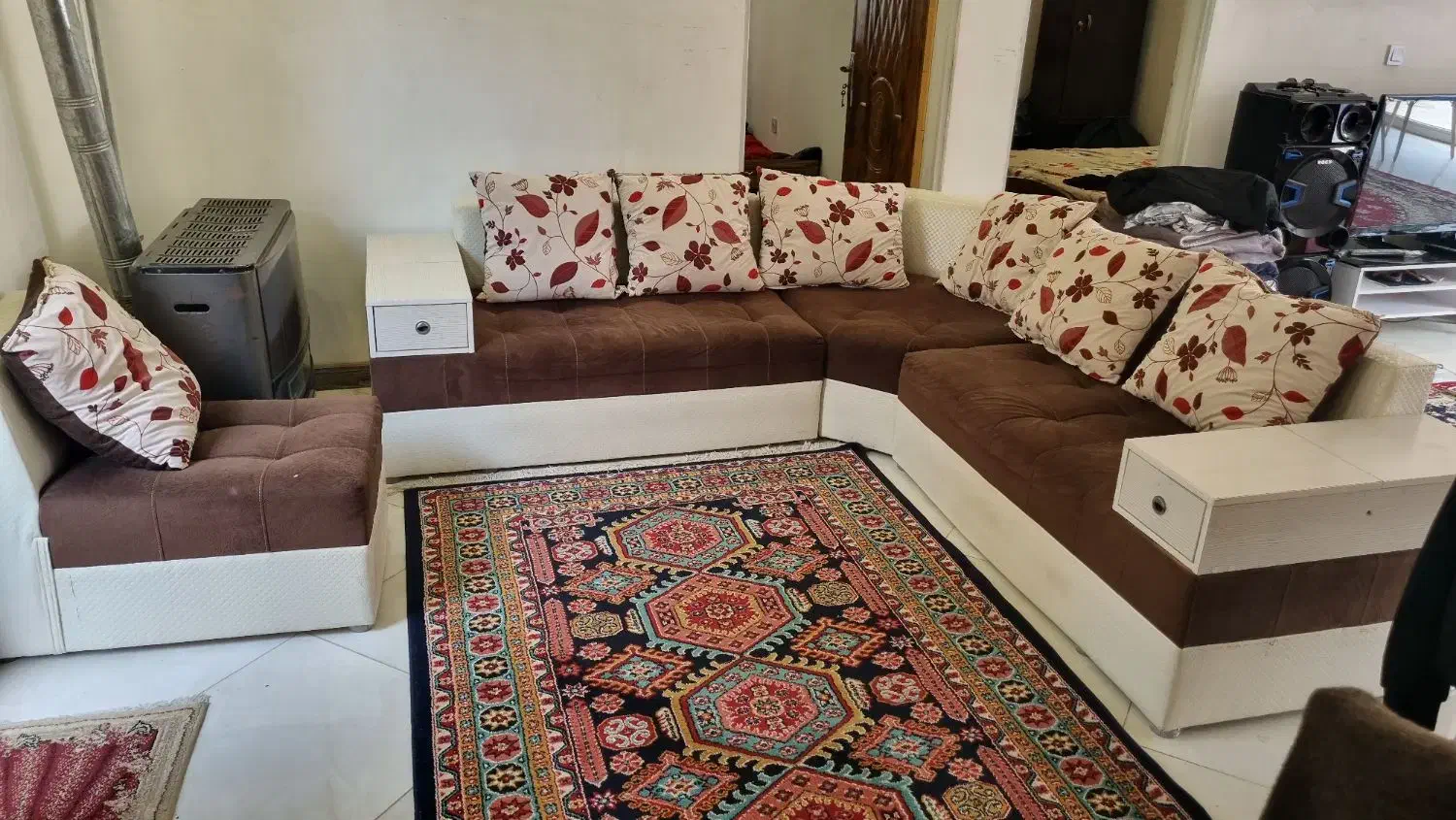 مبل ال ۷ نفره|مبلمان خانگی و میز عسلی|چهارباغ, |دیوار