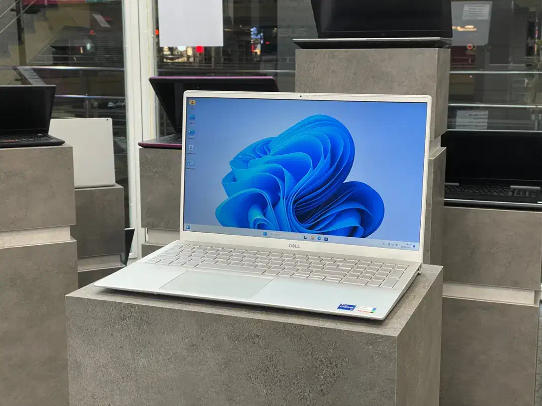لپ تاپ نسل i7-11 DELL 5502 گرافیک IRIX|رایانه همراه|تهران, فلسطین (میدان انقلاب)|دیوار