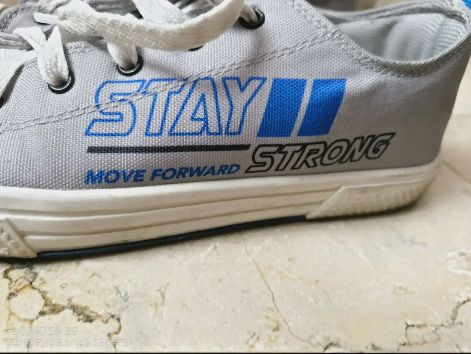 کفش کتونی برند LC|کیف، کفش، کمربند|تهران, امام زاده عبدالله|دیوار