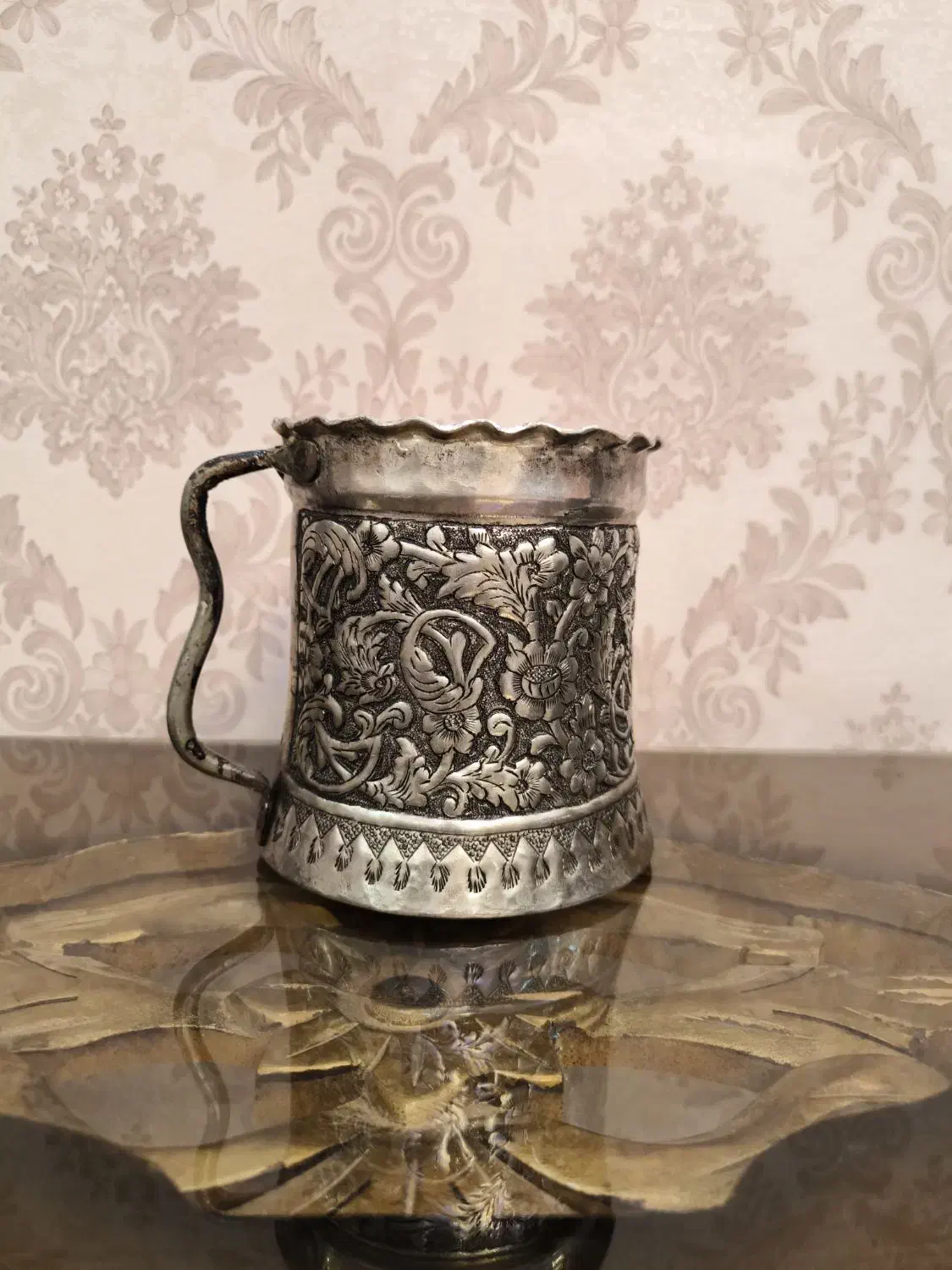 مشربه مسی|کلکسیون اشیاء عتیقه|تربتحیدریه, شهرک ولیعصر|دیوار