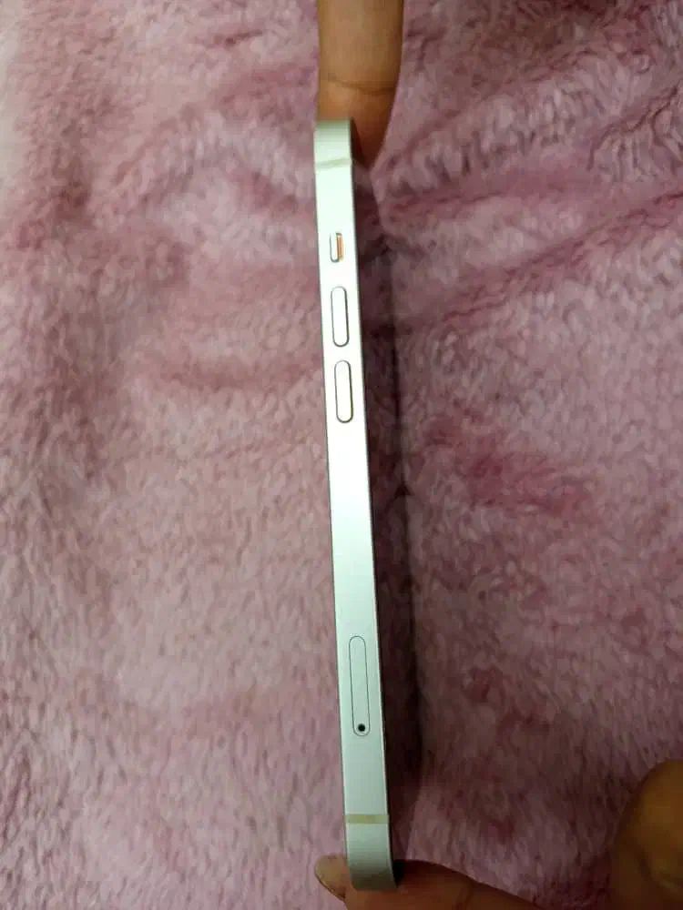 آیفون13نرمال|موبایل|اندیشه, اندیشه فاز ۱|دیوار