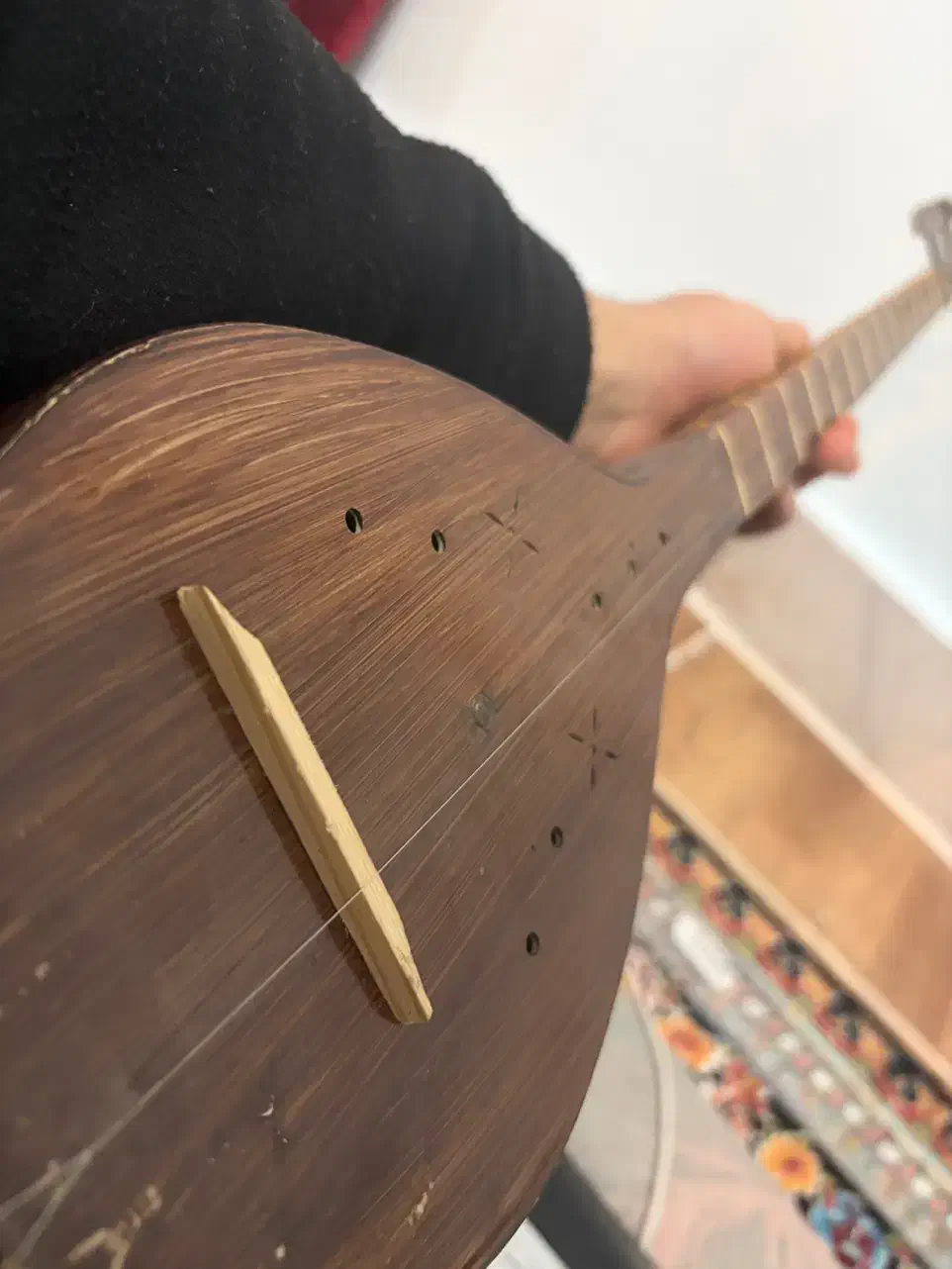 تار سنتی|سازهای سنتی|سبزوار, علمدار|دیوار