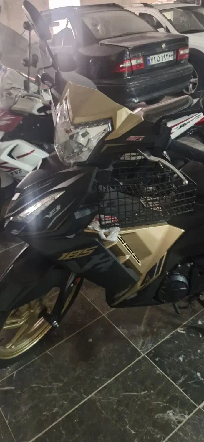 لاکی185مدل۴۰۴|موتورسیکلت|تهران, صادقیه|دیوار