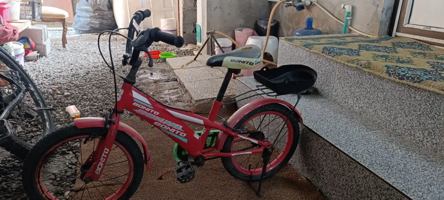 دوچرخه بچگانه تمیز و سالم|دوچرخه، اسکیت، اسکوتر|ایزدشهر, |دیوار